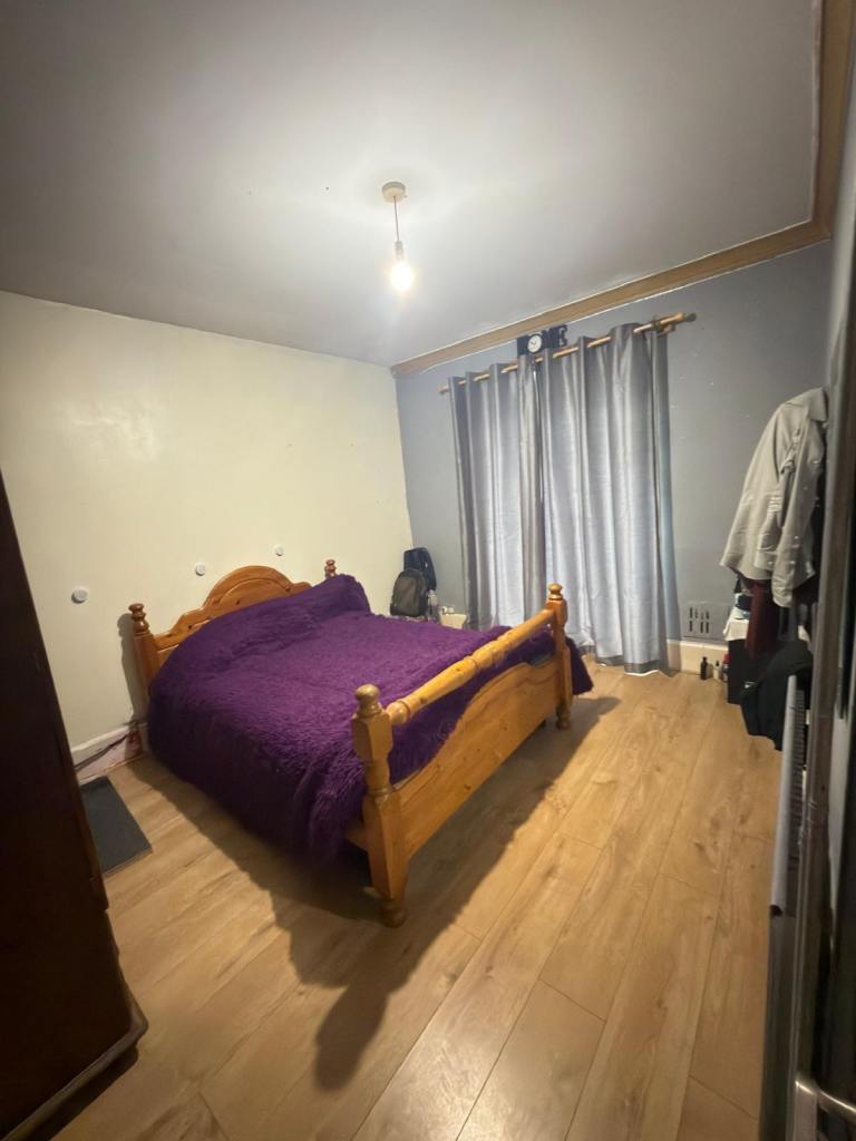 (Not a studio)Double room including bills for single occupancy Postcode HA8 6DH