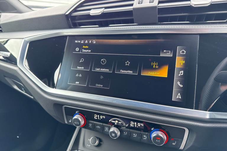 2022 Audi Q3 Black Edition 40 TFSI quattro 190 PS S tronic SUV PETROL Automatic