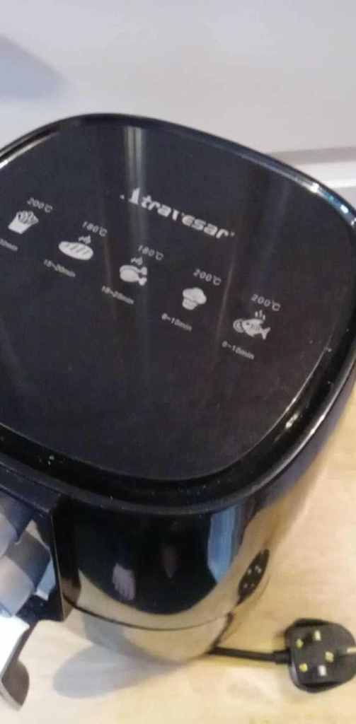 AIR FRYER - black , post to all maninland uk locations , boxed and tracked for you