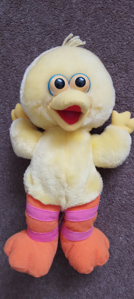 TODDLERS 'BIG BIRD' - furry duck which vibrates, laughs & voices 'That's funny' when middle pressed