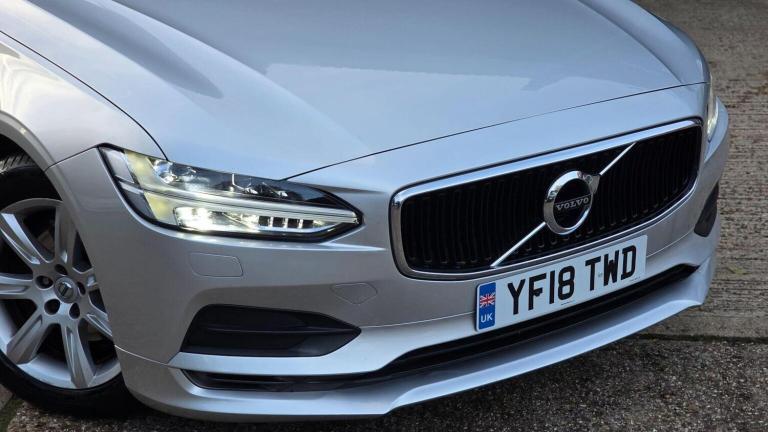 VOLVO S90 2.0 D4 Momentum Auto Euro 6 (s/s) 4dr 2018