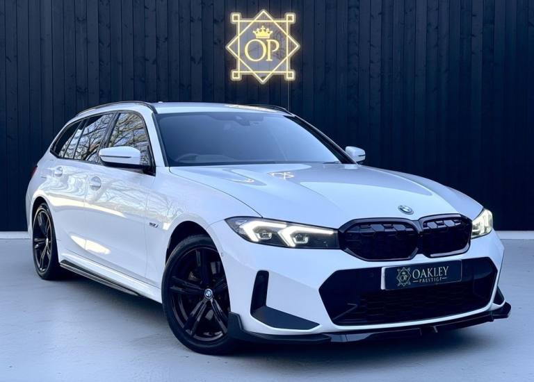 2022 BMW 3 Series 2.0 330e 12kWh M Sport Touring 5dr Petrol Plug-in Hybrid Auto xDrive Euro 6 Est...