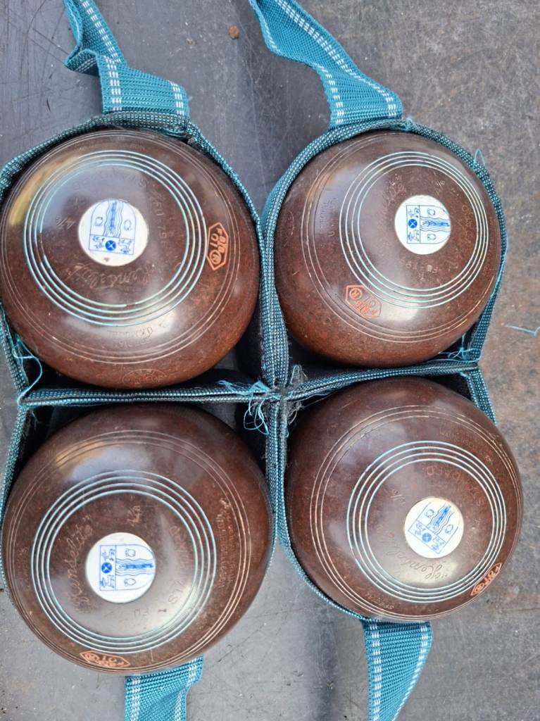 Vintage Henslite Bowls