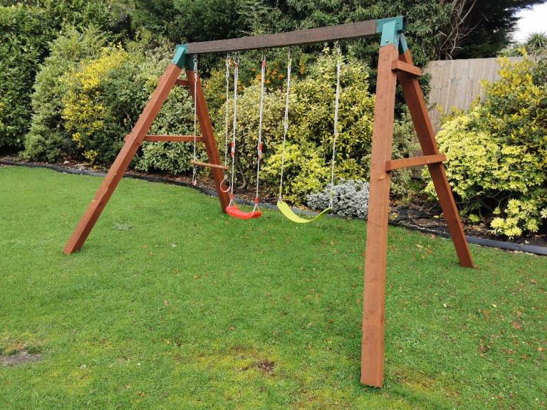 Kids swing 