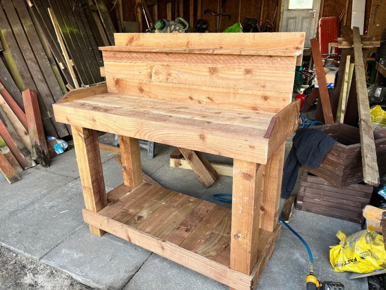 Potting table