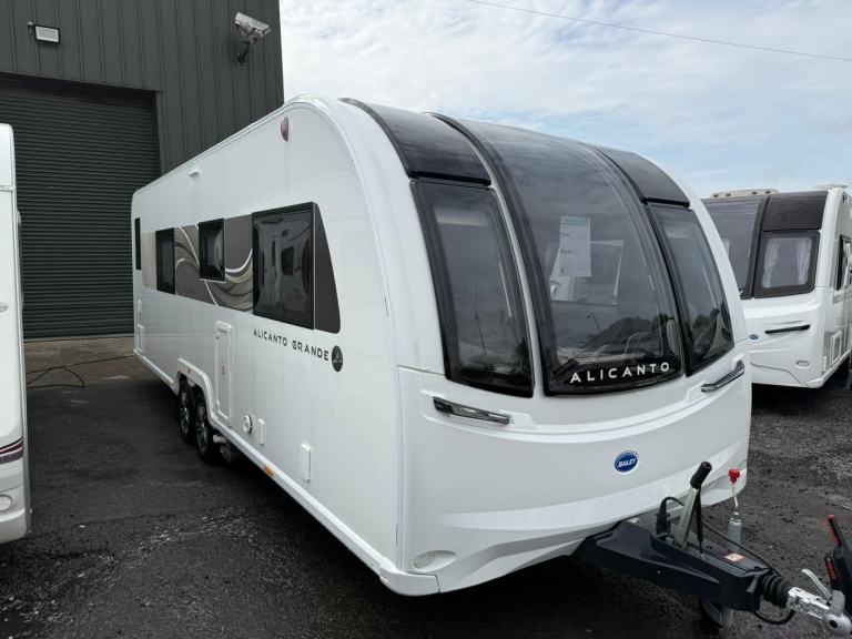 2024 BAILEY ALICANTO GRANDE EVORA - 4 BERTH CARAVAN
