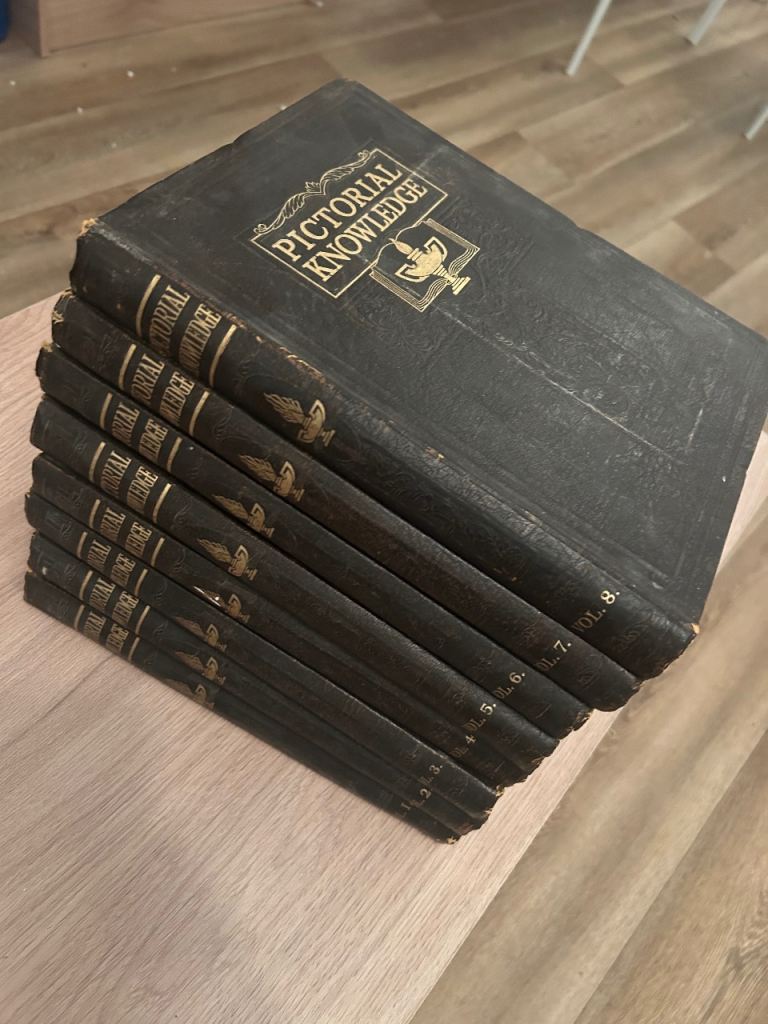 Newnes Pictorial Knowledge Encyclopaedia – Volumes 1–8 (Complete Set)