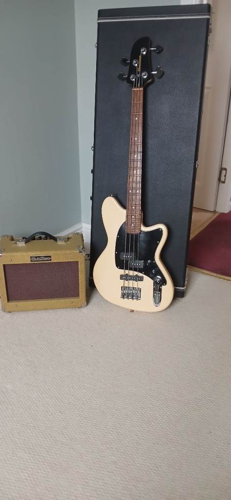 Ibinez bass guitar