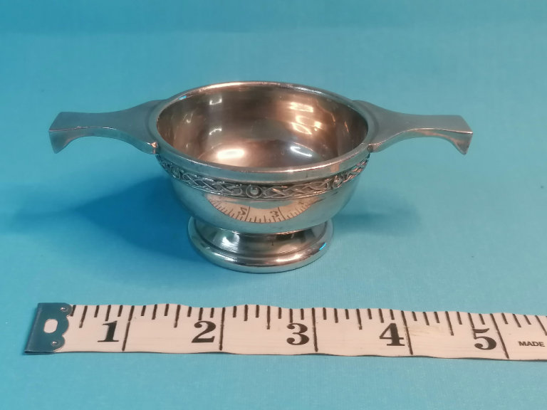  PRE-OWNED. VINTAGE CULFONIA PEWTER, QUAICH CLASSIC DOUBLE HANDLED DRINKING CUP WINE TASTER. 