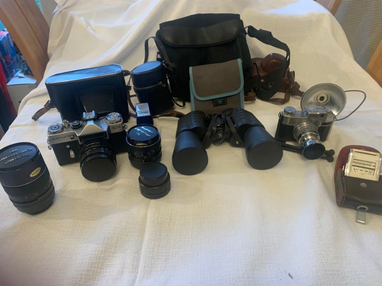 Camera and binocular package 