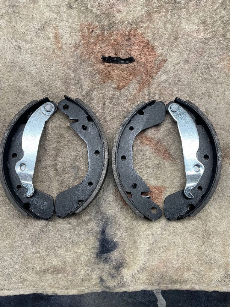 2006 Corsa rear brake shoes.