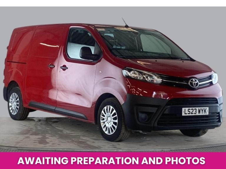 Toyota Proace 2.0D 140 L2H1 ICON MWB LOW ROOF