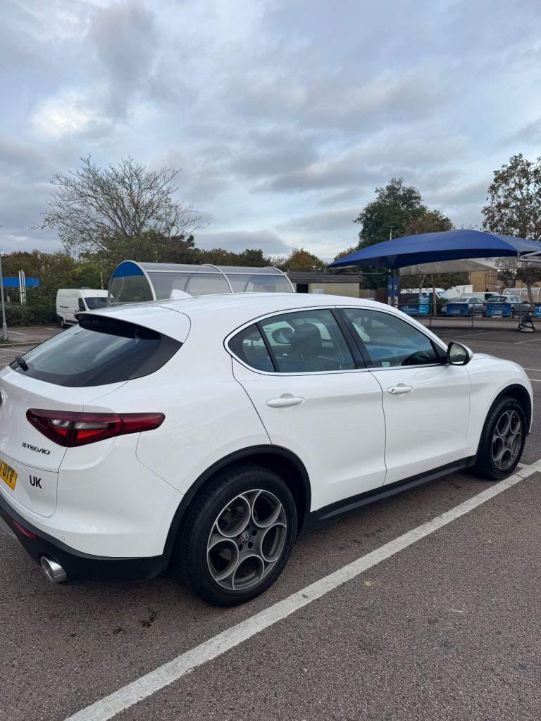 Alfa Romeo Stelvio Speciale 2.2 2018 210hp