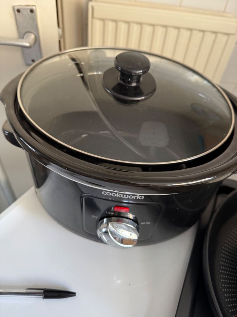 Cook works small slow cooker 
