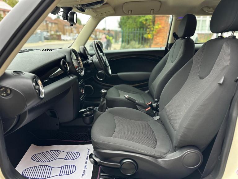 2011 MINI Hatch 1.6 Cooper Euro 5 (s/s) 3dr HATCHBACK Petrol Manual