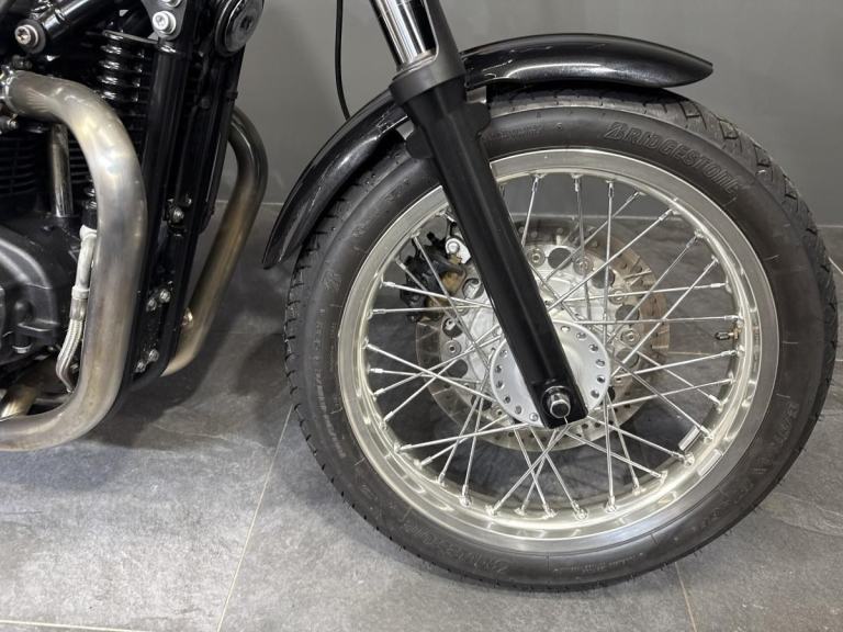 2014 TRIUMPH THRUXTON 900 MODERN RETRO STYLE MOTORCYCLE CAFE RACER