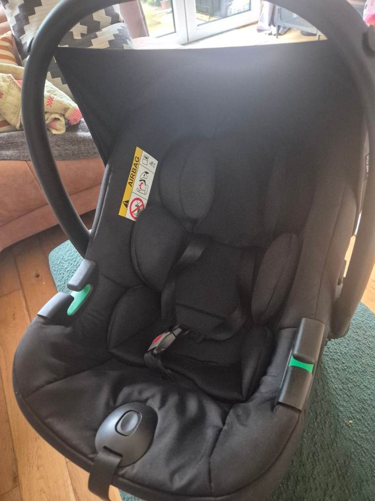 Black Infant Car Seat – Good Condition