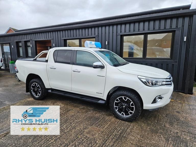 2019 Toyota Hilux Invincible D/Cab Pick Up 2.4 D-4D PICK UP DIESEL Manual