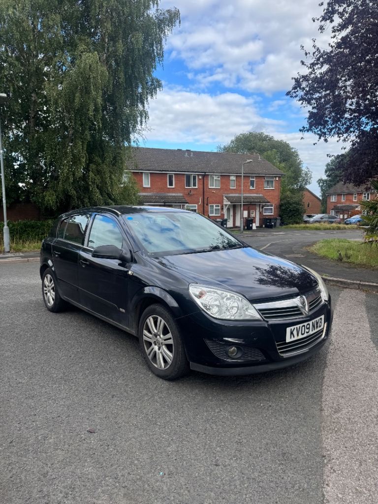 Vauxhall Astra 1.8 petrol cheap and reliable!!!!