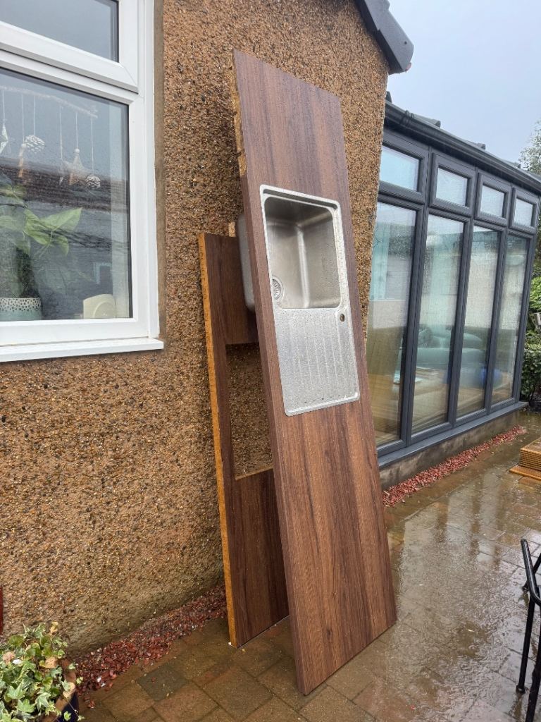 Kitchen worktop and sink
