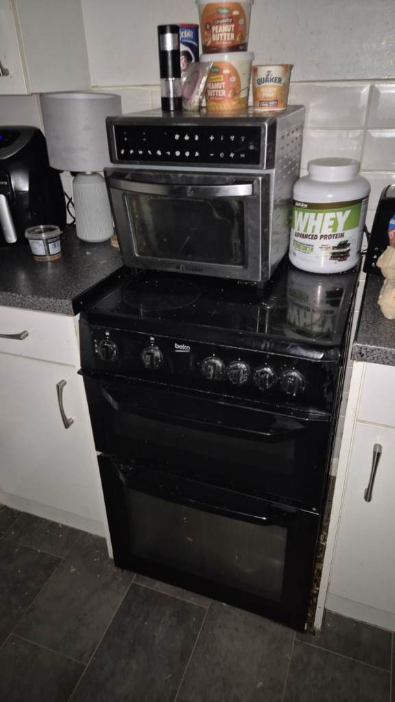 Cooker free to collection 