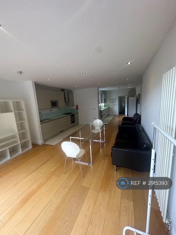 1 bedroom in Lowden Road, London, N9 (#2915393)