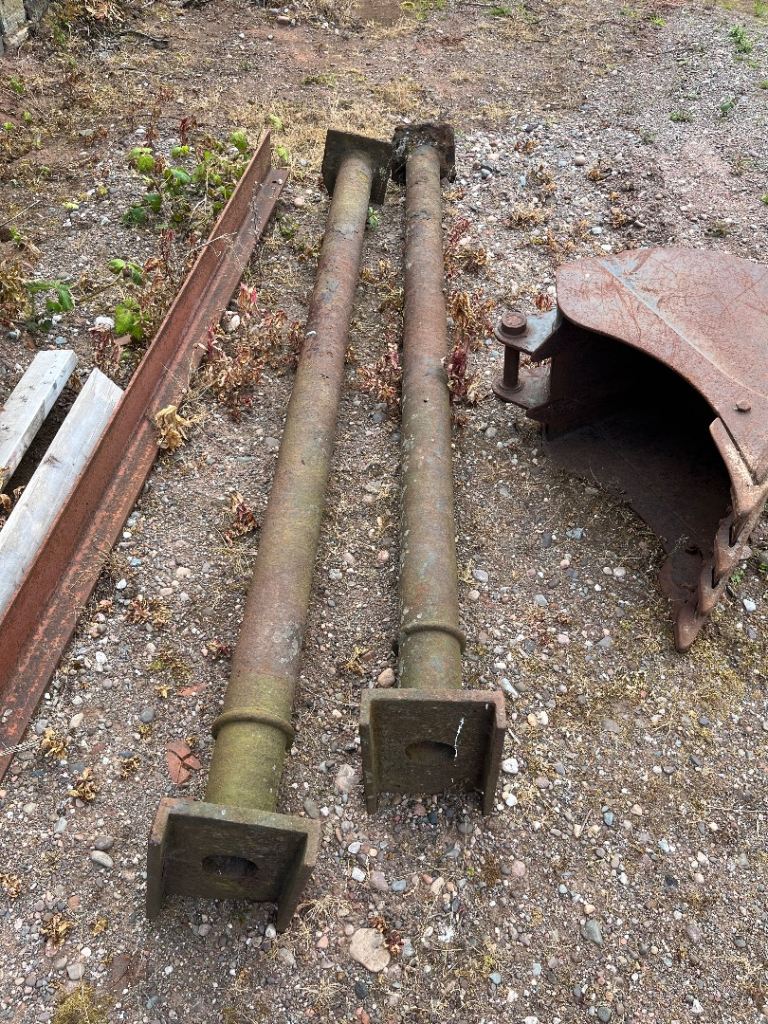 Cast iron columns 