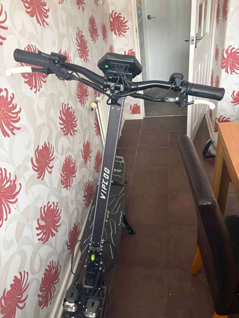 VIPCOD V59 Electric Scooter - Black, Good Condition