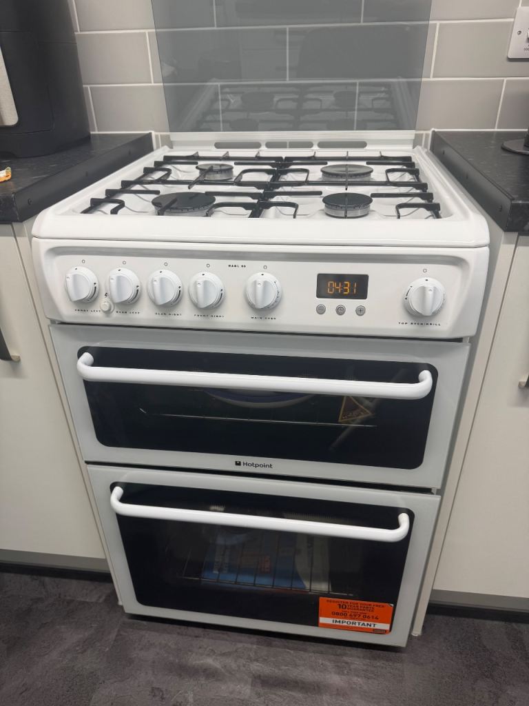 Hotpoint HAG60G Freestanding Gas Cooker – As New Condition