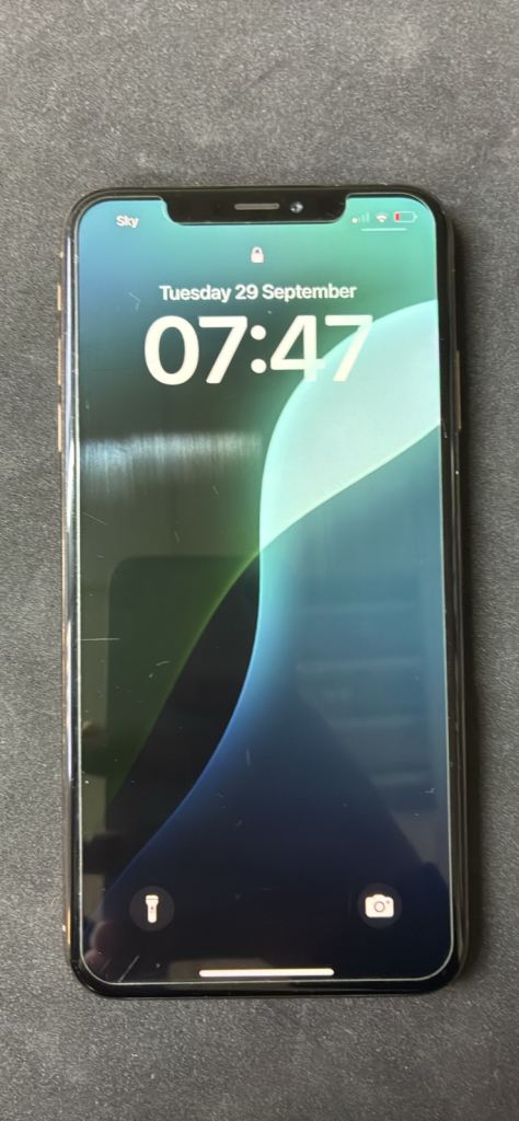 iPhone XS Max 256GB Gold – Fully Working, Cracked Back