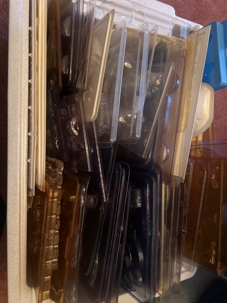 Massive bundle cake moulds 