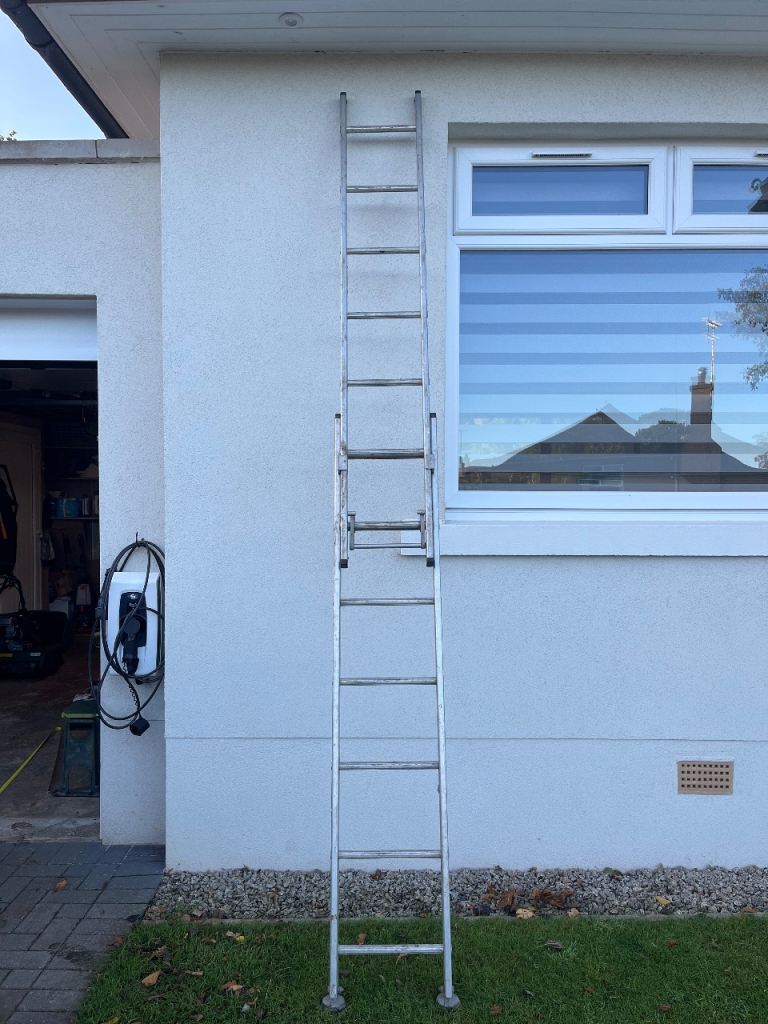 Metal Ladders, extending. 10’ (310cm)