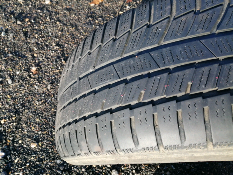 Two Toyo Snowprox S954 235 55 R18 104H SUV