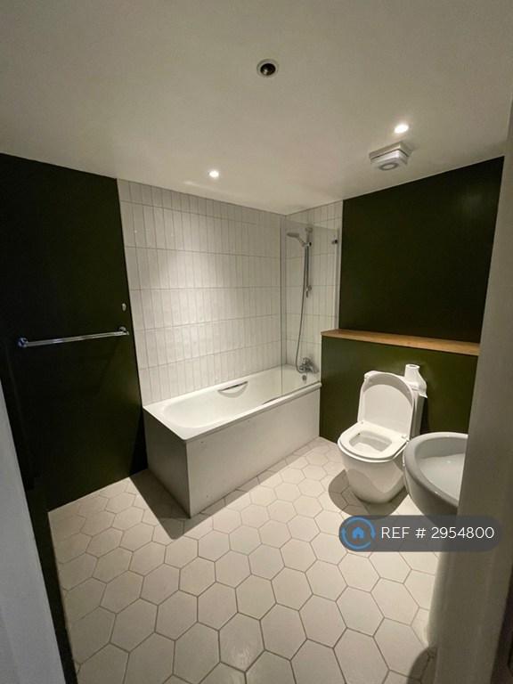 1 bedroom flat in Wandle Road, Croydon, CR0 (1 bed) (#2954800)