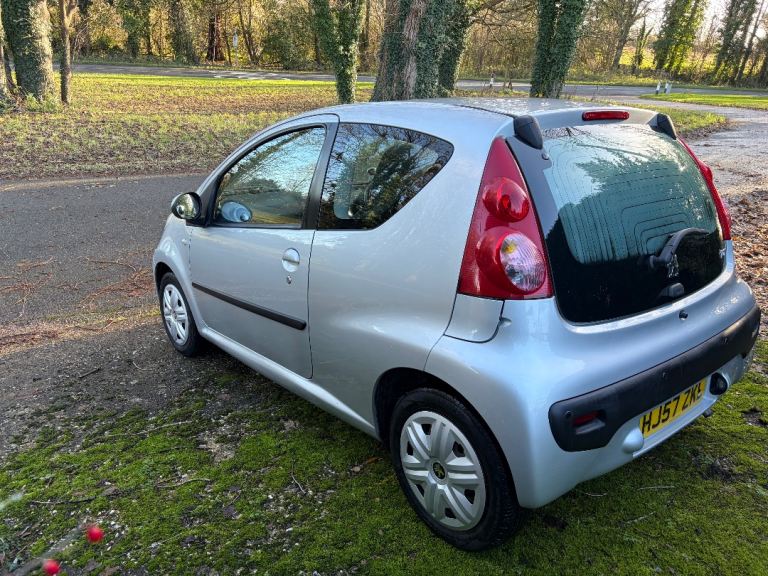 Peugeot, 107, 3 Door Automatic. FSH - Excellent Condition - £20 Road Tax