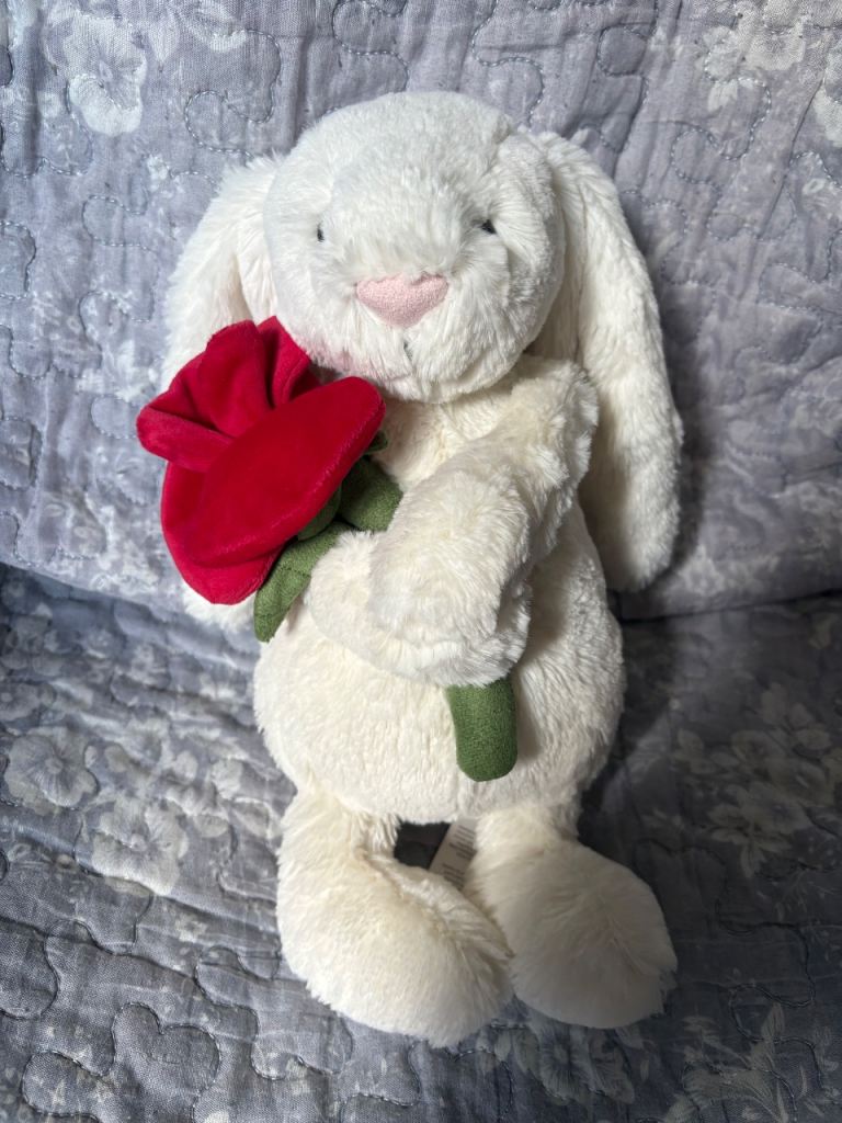 Jellycat Cream Bunny with Rose – New with Tags