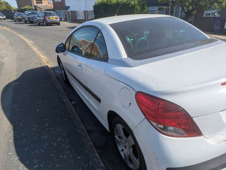 Peugeot, 207, Convertible, 2012, Manual, 1598 (cc), 2 doors