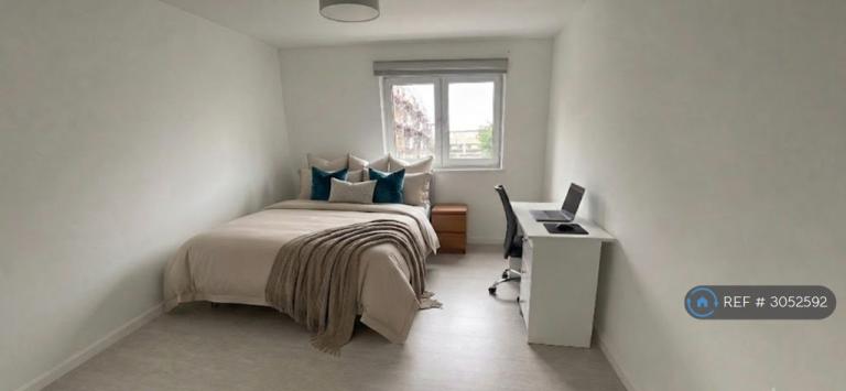 1 bedroom in Mcconnell House, London, SW8 (#3052592)