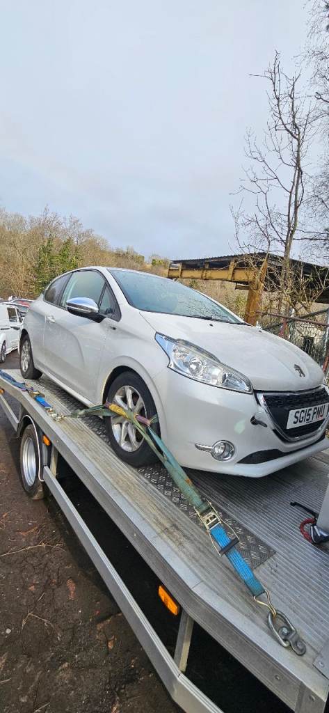 Peugeot 208 2015 breaking 