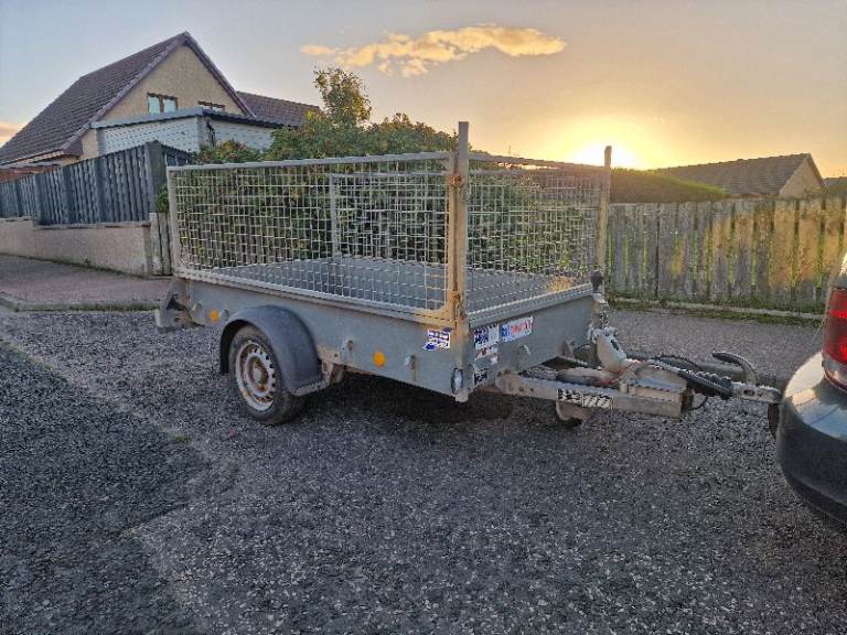 Iforwilliams p7b braked trailer with mesh sides