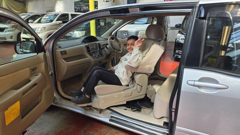 2010 Toyota Raum 1.5 Auto lift mobility chair  Petrol Automatic