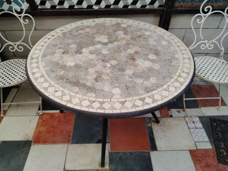 Garden table 