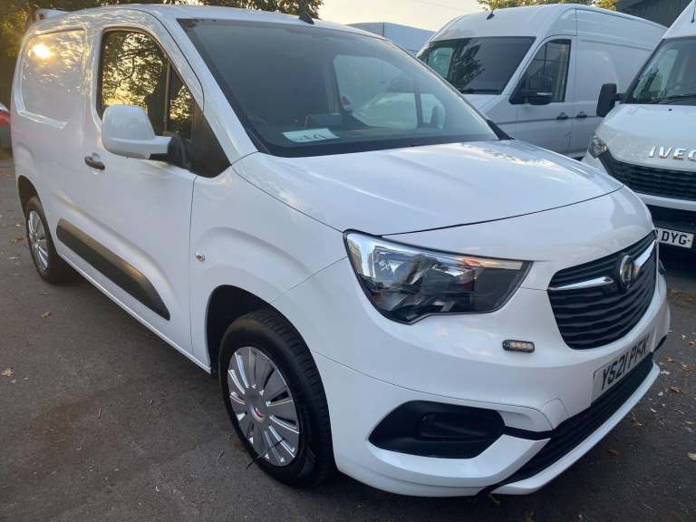 2021 Vauxhall Combo 2300 1.5 Turbo D 100ps H1 Sportive Van PANEL VAN DIESEL Manual