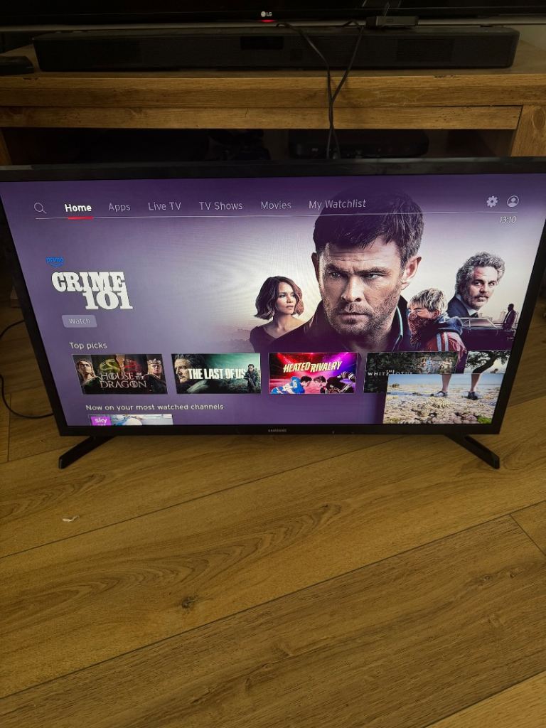 Samsung 32” Smart TV