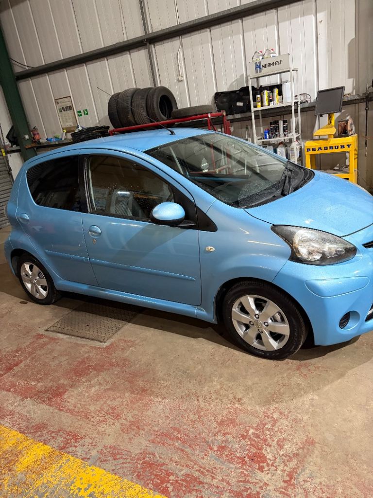 Toyota, AYGO, Hatchback, 2014, Manual, 998 (cc), 5 doors