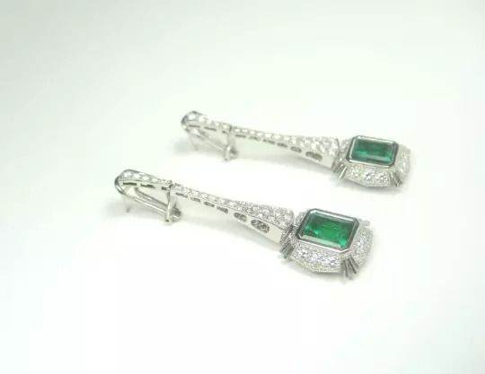 Colombian Fine Emerald Earrings 8.42 / D. 4.50 Cts 18K Yellow Gold & Platinum
