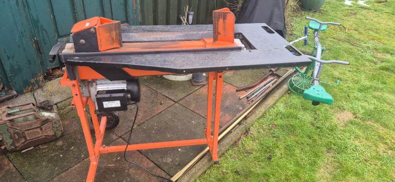 Forest Master FM5 electric log splitter for sale.