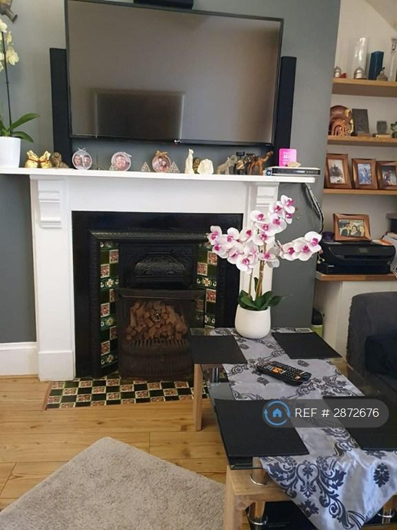 2 bedroom flat in Froghall Road, Aberdeen, AB24 (2 bed) (#2872676)