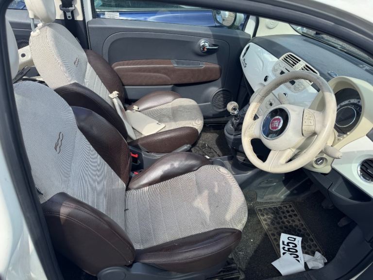 Fiat 500 1.2 2010 white BREAKING FOR PARTS 