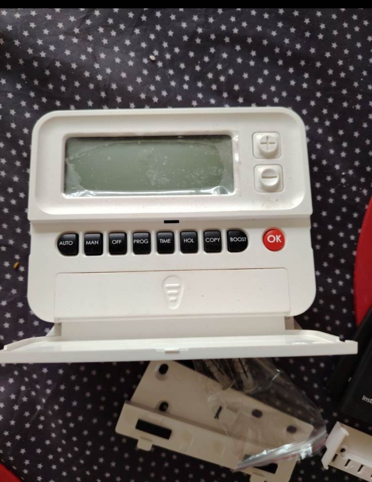 EPH Wireless Combipack 4 Programmable RF Thermostat and Receiver